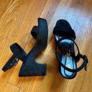 So Me Black Chunky Heel Strappy Sandals, Danny, Size 8